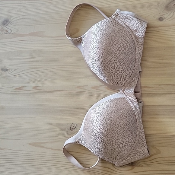 Warners Blissful Benefits Back-Smoothing Comfort Wireless Lift Bra 34C - Picture 2 of 6